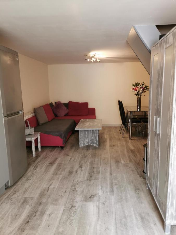 Palaz 1 - 2 Bedroom Garden Flat Edmonton Extérieur photo